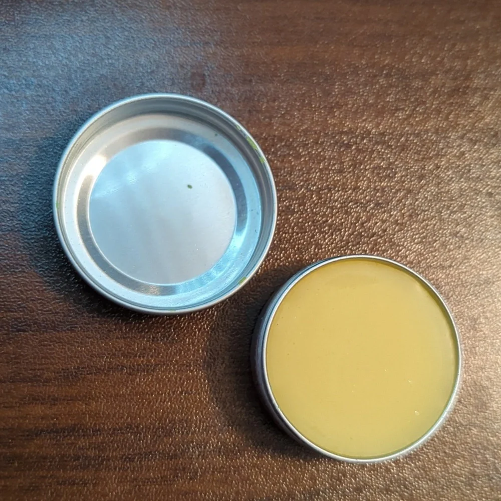 Lush Handmade Cosmetics Kitchen Go Green solid perfume - Picture 3 of 3